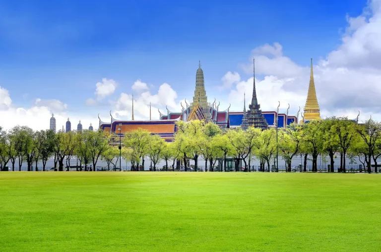 สนามหลวง จาก “ทุ่งพระเมรุ” สู่ “สนามราษฎร” ปัจจุบันคือ สนามหลวง พื้นที่ศักดิ์สิทธิ์และประวัติศาสตร์ใจกลางกรุงเทพฯ ท้องสนามหลวง สนามหลวง สนามราษฎร ทุ่งพระเมรุ-โบราณสถาน Thai Posts